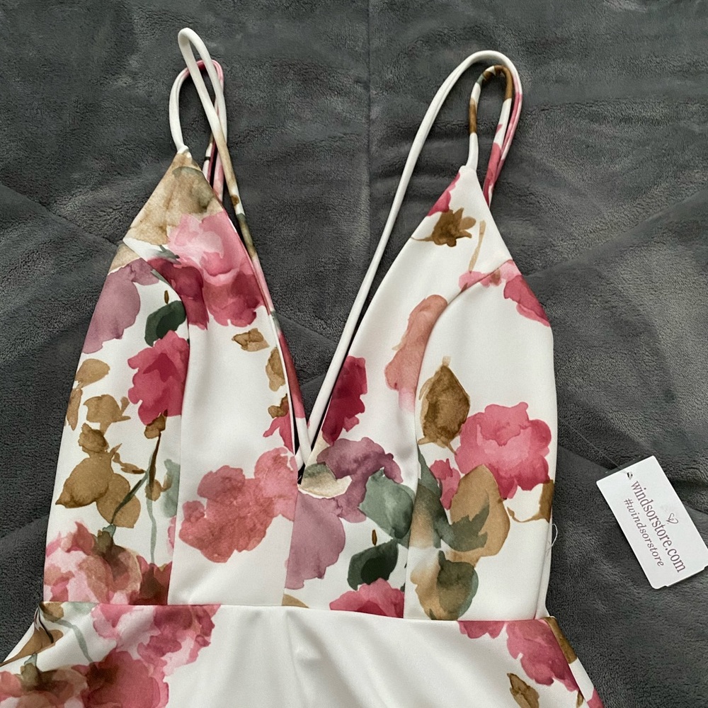 BRAND NEW/ NEVER WORN Windsor dress